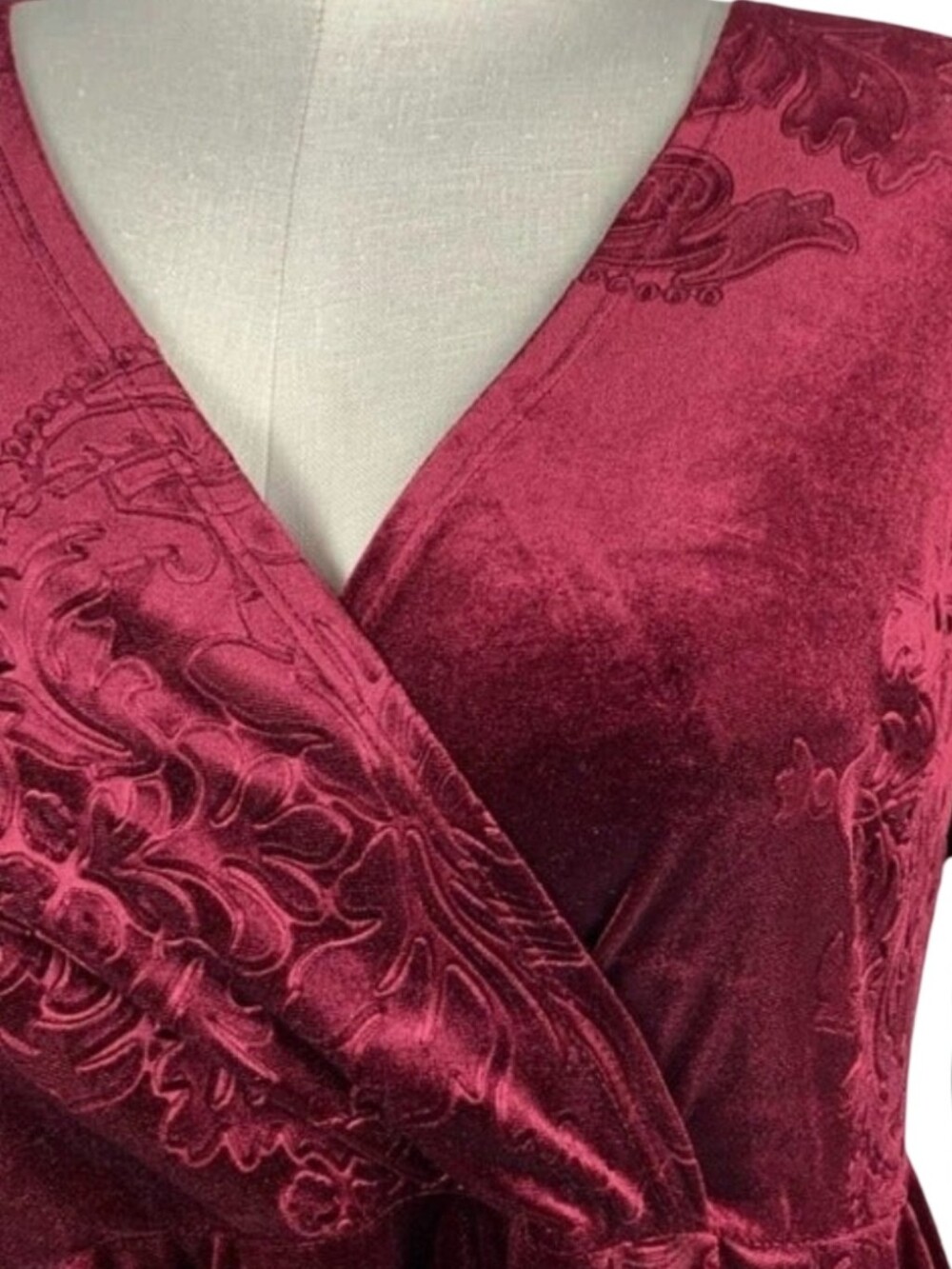 Torrid Plus Velvet Surplice Burnout Wrap Dress in Deep Burgundy Size 3X - Picture 8 of 14